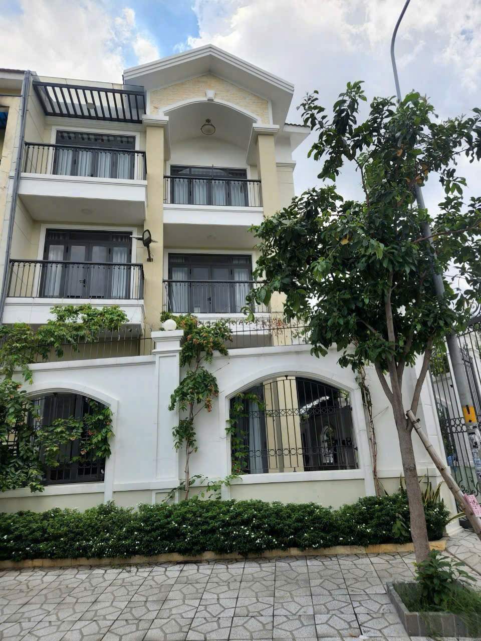 Bán Biệt Thự Góc 2 MT 179/68 Đặng Thùy Trâm, Bình Thạnh
